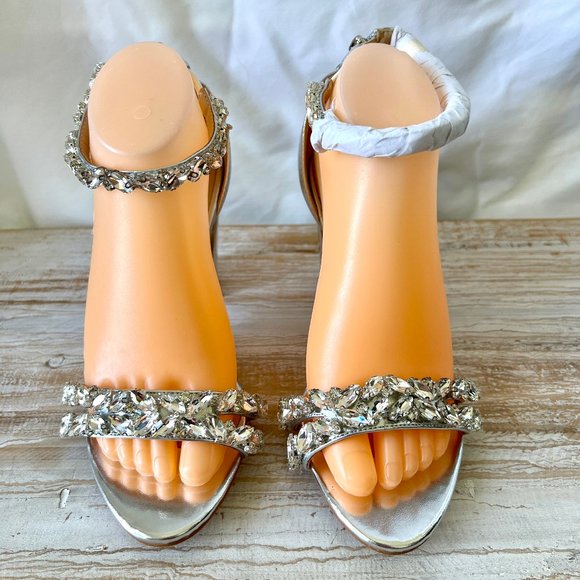 JJ’s House, Gemstone Lined Strapped Heels, Open Toed Sandals, Size 9 New! - Picture 2 of 11